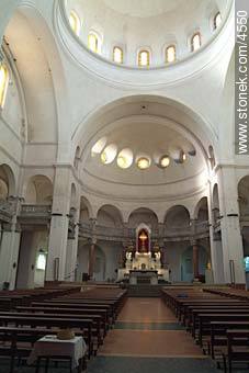 Interior de la iglesia del Cerrito - Departamento de Montevideo - URUGUAY. Foto No. 4550