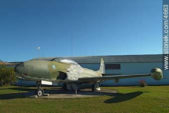 Museo Aeronáutico (hasta 2013 en la zona del Mercado Modelo frente al Cilindro Municipal) - Departamento de Montevideo - URUGUAY. Foto No. 4663