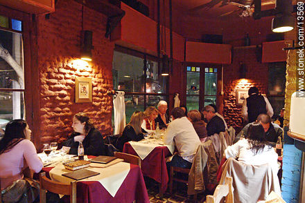 Restaurante La boca de Baco en Punta Carretas - Departamento de Montevideo - URUGUAY. Foto No. 13569