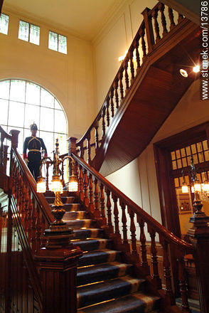 Escalera en la residencia presidencial - Departamento de Montevideo - URUGUAY. Foto No. 13786
