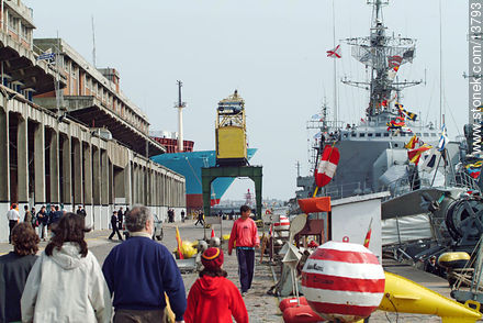 Puerto de Montevideo - Departamento de Montevideo - URUGUAY. Foto No. 13793