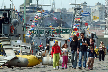 Puerto de Montevideo - Departamento de Montevideo - URUGUAY. Foto No. 13795