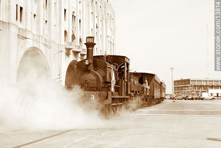 Vapor del tren antiguo - Departamento de Montevideo - URUGUAY. Foto No. 13814